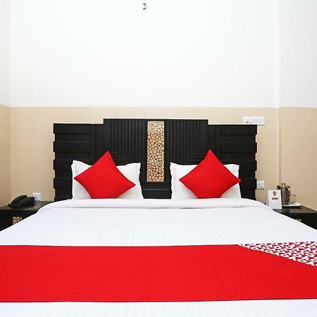 אלמורה Oyo 19638 Hotel Jay Continental מראה חיצוני תמונה