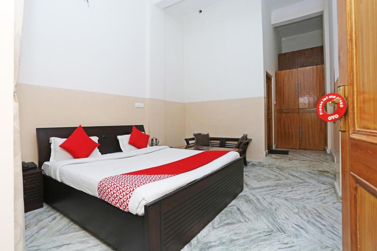 אלמורה Oyo 19638 Hotel Jay Continental מראה חיצוני תמונה