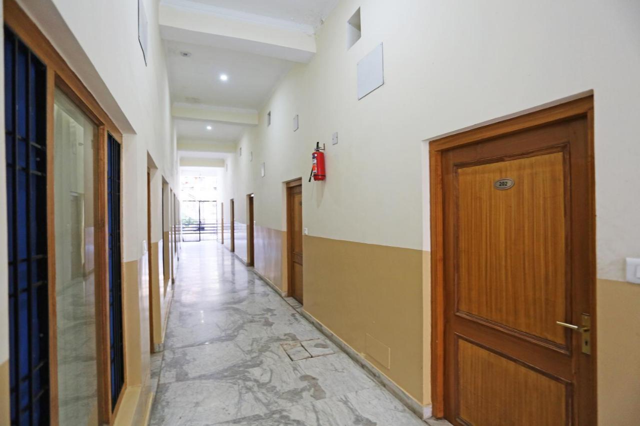 אלמורה Oyo 19638 Hotel Jay Continental מראה חיצוני תמונה