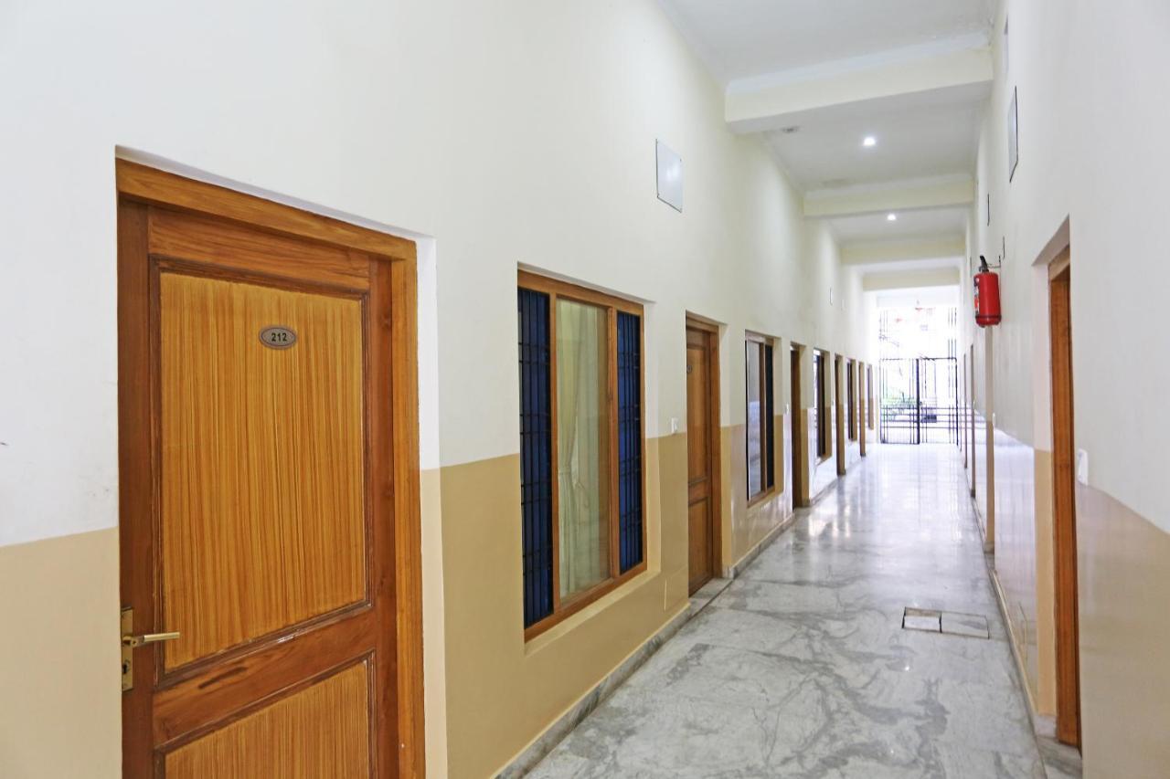 אלמורה Oyo 19638 Hotel Jay Continental מראה חיצוני תמונה
