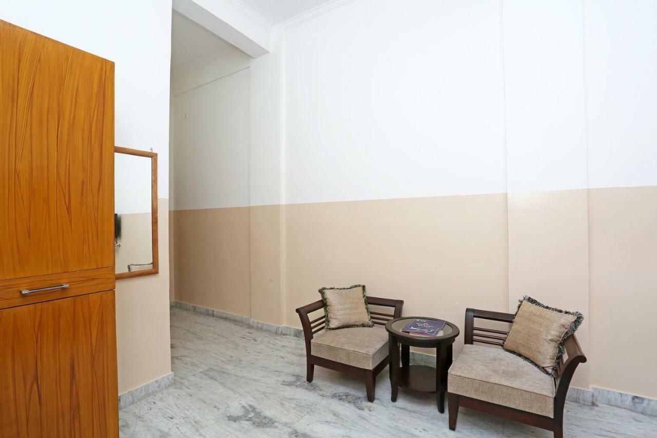 אלמורה Oyo 19638 Hotel Jay Continental מראה חיצוני תמונה