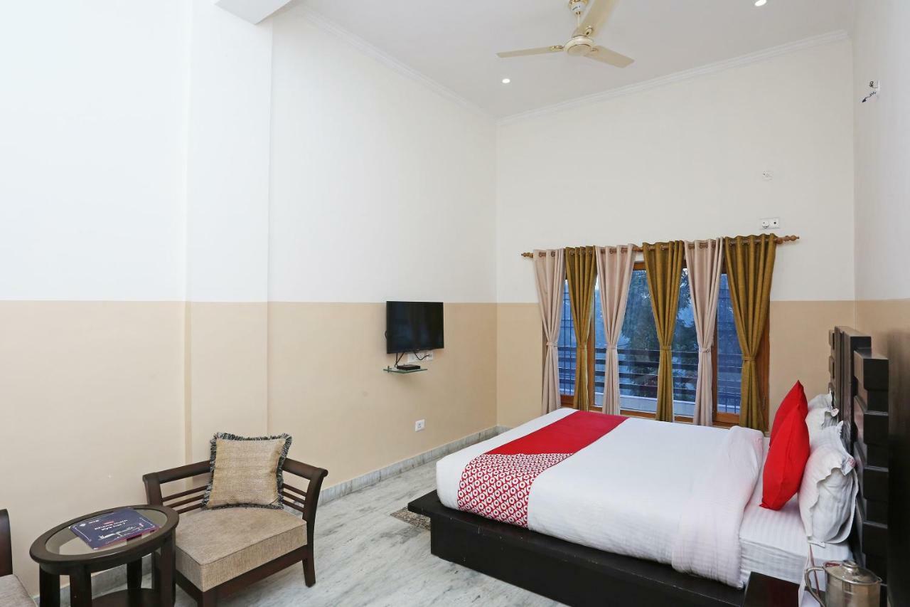 אלמורה Oyo 19638 Hotel Jay Continental מראה חיצוני תמונה
